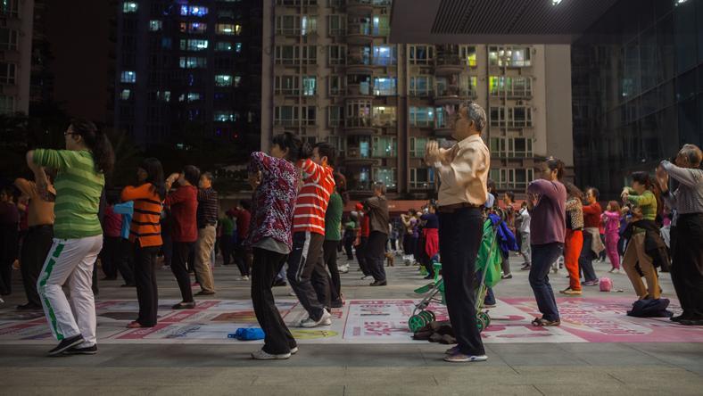 想在小区楼下健身,怎么比登天还难